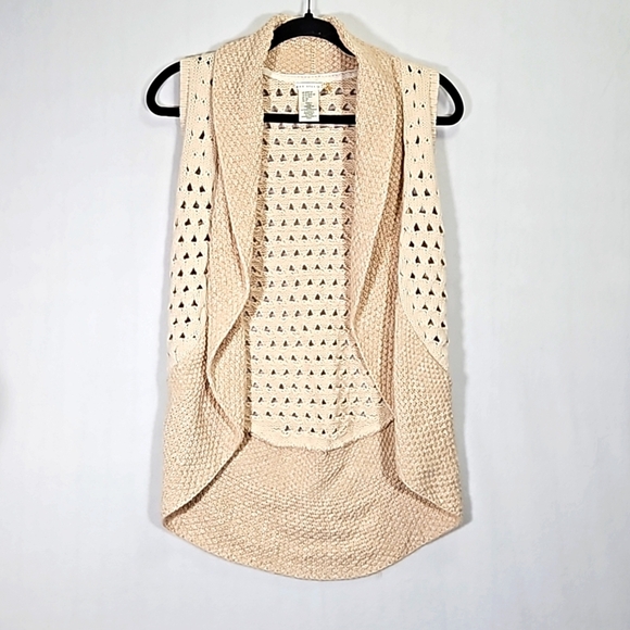 Max Studio Kids Crochet Vest Cardigan Size Girl 10-12 or L - Picture 1 of 9